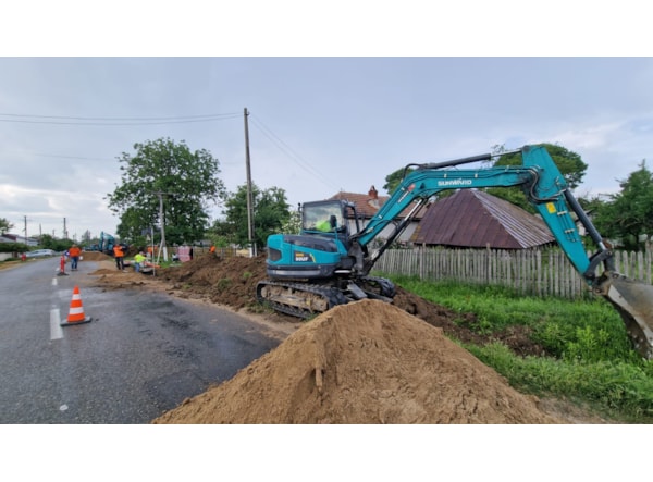Midiexcavator SUNWARD 90UF de vanzare